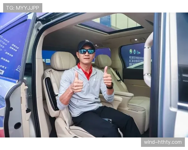 邢傲伟赛后抬手那块表，我翻钱包都不好意思了